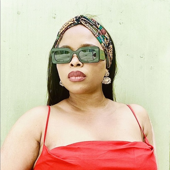 Circulr Gustavo Sunglasses - NWT - never worn - trendy rectangle frame! - Picture 2 of 9